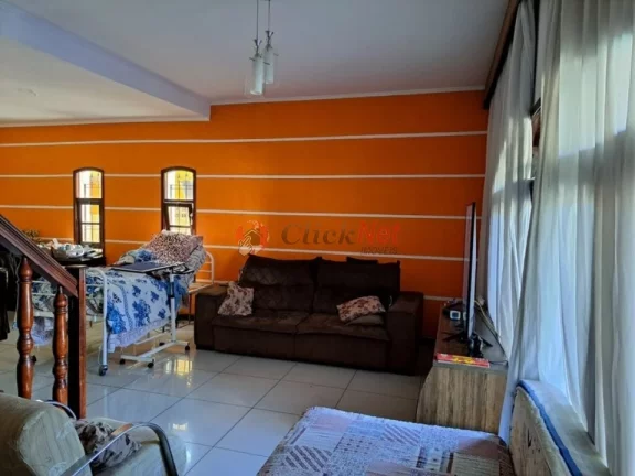 Imagem Sobrado espaçoso bem localizadoà venda no bairro Assunção, São Bernardo do Campo, com 3 dormitórios, sendo 1 suíte, 5 vagas, 246 m².