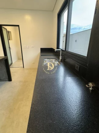 Imagem Casa Condomínio - Jardim do Golfe - Urbanova - 4 Dormitórios(4 suítes) - 450m².