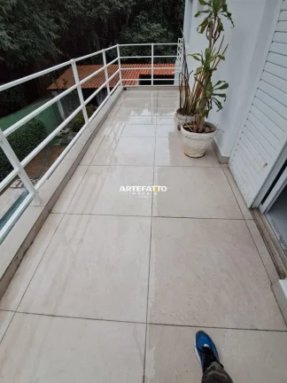 Imagem Alugo casa em condomínio São 4 dormitórios, sendo 2 suítes, além de 3 banheiros,