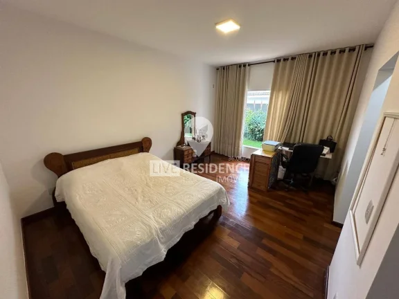 Imagem Excelente casa térrea com 4 suítes no Village das Palmeiras!