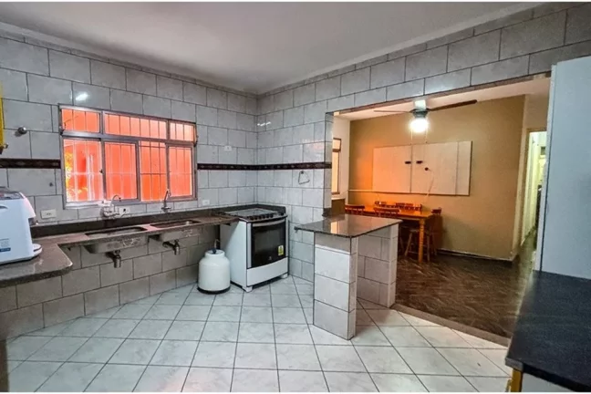 Imagem Casa a venda com 3 dormitórios em Condomínio Fechado no Jaraguá com Suíte Privativa e Área Externa Versátil