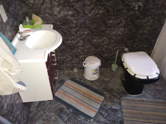 Imagem Sobrado com 300 metros quadrados aproximadamente de área total e 150 metros quadrados de área cons...