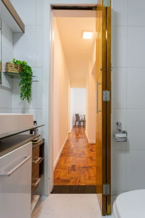 Imagem Apartamento 51M² Reformado, 2Q, 1 Banheiro.