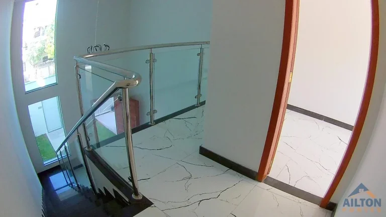 Imagem Casa Duplex com 4 Suítes à Venda na Praia do Morro, Guarapari-ES
