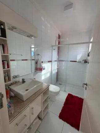 Imagem Casa ampla com 3 dormitórios e 2 vagas de garagem em Jaraguá do Sul/SC
