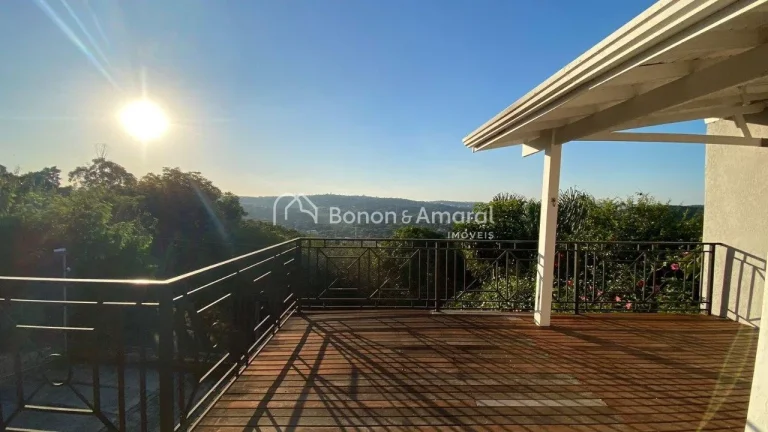 Imagem Imóvel amplo e elegante, com quatro quartos, sendo três deles suítes, além de quatro banheiros n...