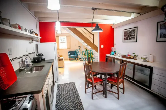 Imagem Casa/Sobrado de Vila à Venda em Pinheiros - São Paulo/SP.