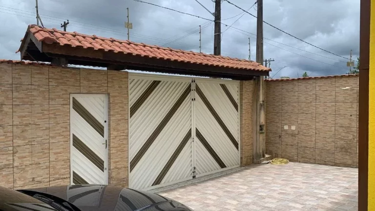 Imagem Sobrado com 3 dormitórios à venda, 174 m² por R$ 800.000,00 - Balneário São João Batista II - Peruíbe/SP