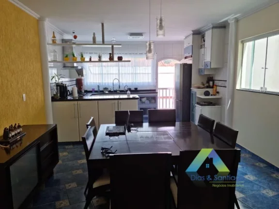 Imagem Sobrado com 3 Quartos e 3 banheiros à Venda, 250 m² por R$ 739.900