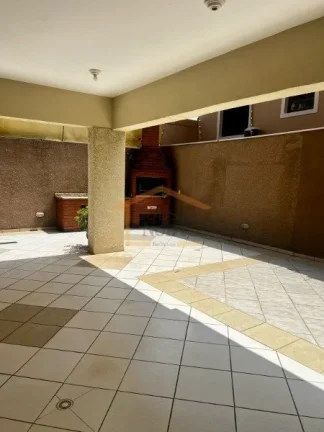 Imagem Charmoso apartamento, 44m², 2 aconchegantes dormitórios, sala 2 ambientes, sacada, cozinha com arm...