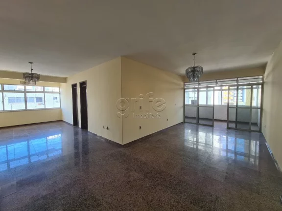 Imagem Venha descobrir o luxo e o conforto neste apartamento no Meireles! Com generosos 216 metros quadrado...