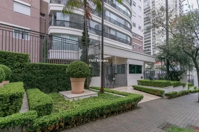 Imagem Apartamento à venda no Campo Belo, São Paulo-SP: 3 quartos, 1 suíte, 1 sala, 4 banheiros, 136m² de área. Venha conferir!
