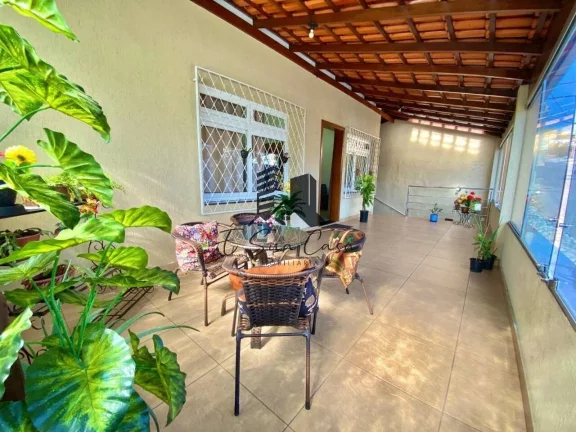 Imagem Casa a Venda 4 Quartos, Bairro João Pinheiro Belo Horizonte MG