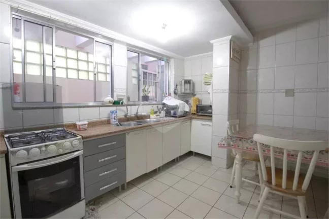 Imagem Sobrado à venda com 3 quartos em Vila Sônia, São Paulo - SP