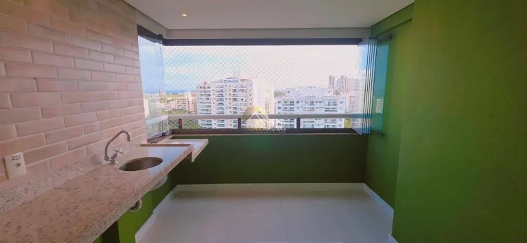 Imagem Alugo apartamento no Alphaville Salvador: 2/4 (1 suíte) nascente, varanda gourmet c/ cortina de vid