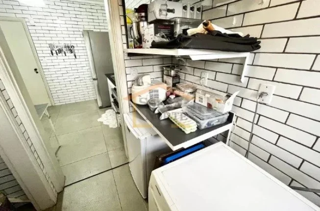 Imagem Apartamento com 96 m². Possui 3 dormitórios, sendo 1 suíte, 2 banheiros, sala ampla com boa ilumi...