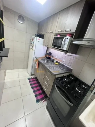 Imagem Apartamento 50m², 2 dormitórios, sendo o de casal com armários planejados, sala 2 ambientes, saca...