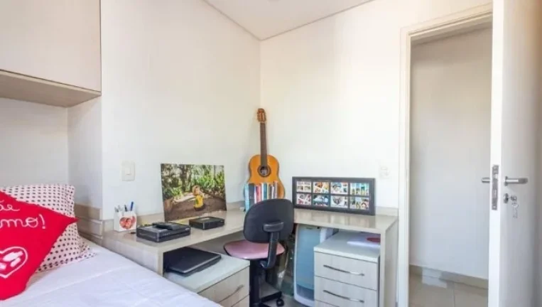 Imagem Descubra um novo estilo de vida em um apartamento de 67 m2 na Rua Francisco Pedro do Amaral, com uma...