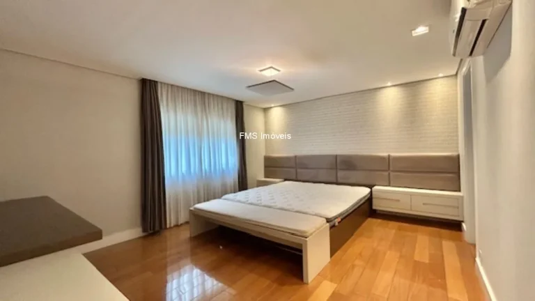 Imagem Imperdível oportunidade: Apartamento de luxo com 3 quartos e 3 suítes em Moema, São Paulo - 210m² e 3 vagas de garagem!