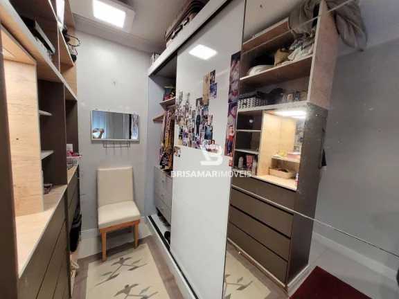 Imagem PITANGUEIRAS- CALÇADÃO , TOTALMENTE REFORMADO, MARAVILHOSO APARTAMENTO , 01 VAGA DE GARAGEM NO PRÉDIO.