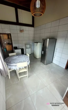 Imagem Excelente Casa em Alvenaria com Laje Mobiliada - Bairro Costeira