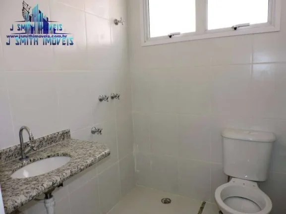 Imagem CASA ISOLADA, 170m², COM 3 SUÍTES. CONDOMÍNIO FECHADO NO JARDIM DA GLÓRIA.
