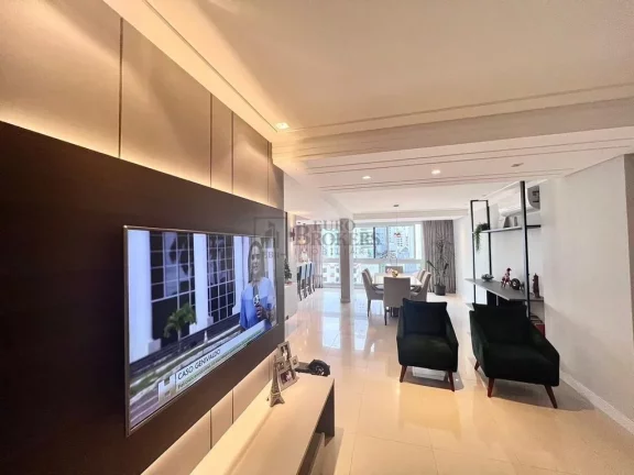 Imagem Apartamento com 3 suítes à venda no Centro de Balneário Camboriú/SC