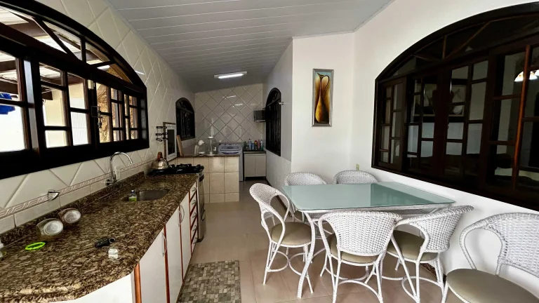 Imagem Casa de alto padrão 3 dormitórios sendo 1 suíte 1 vaga, Prainha de São Miguel - Penha/SC
