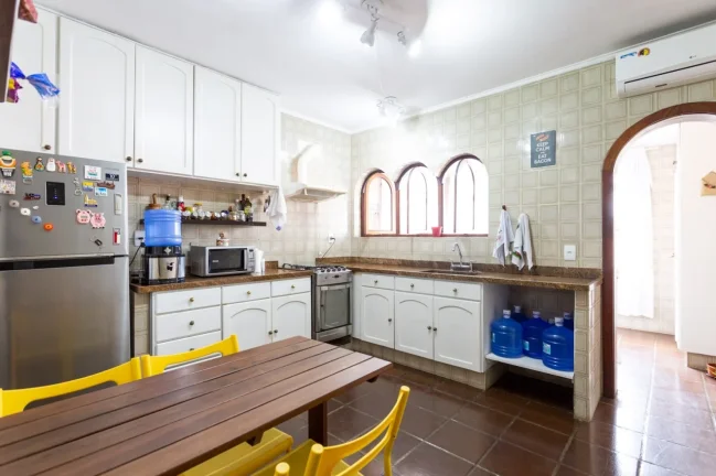 Imagem Sobrado Jardim Prudência - 200M², 3 Dorms, 1 Vaga, Lareira, Quintal, Split, Armários.