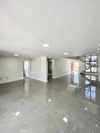 Imagem Casa em condomínio com 4 dormitórios sendo 3 suítes e 4 vagas - Camboriú/SC