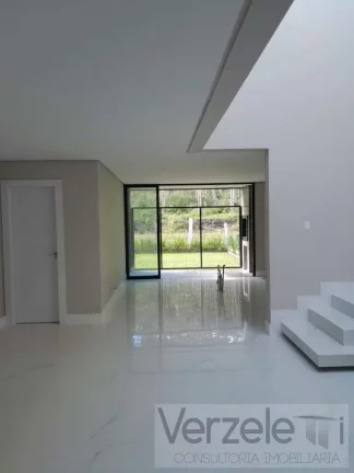Imagem Casa / Sobrado para Venda em Camboriú / SC no bairro São Francisco de Assis