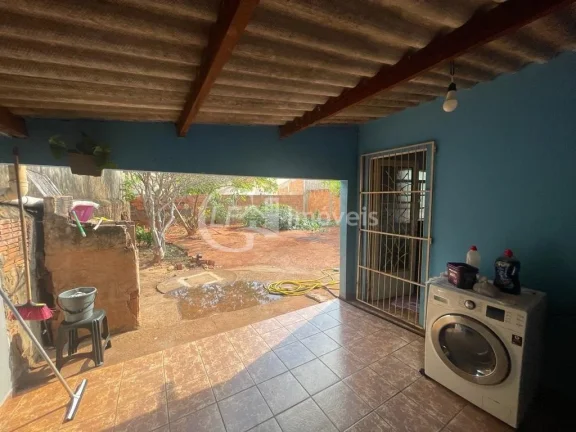 Imagem Casa à venda em Campo Grande-MS: 3 quartos, 3 salas, 1 banheiro, 5 vagas de garagem, 144m² no Jardim Tijuca.
