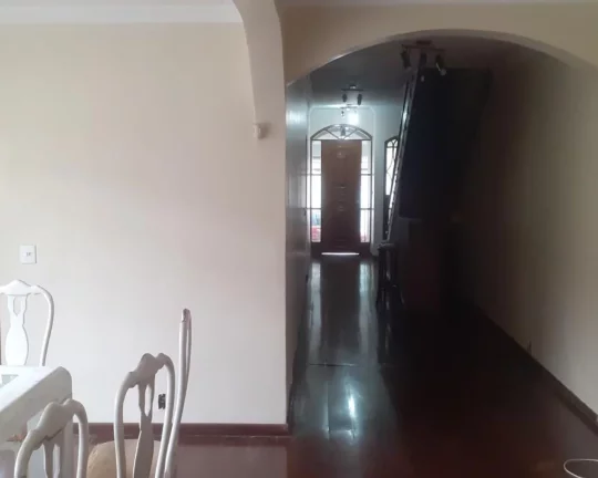 Imagem sobrado com 4 dormitórios, com jardim FL26