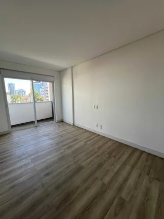 Imagem Apartamento alto padrão com 3 suítes e 2 vagas de garagem no bairro América em Joinville/SC