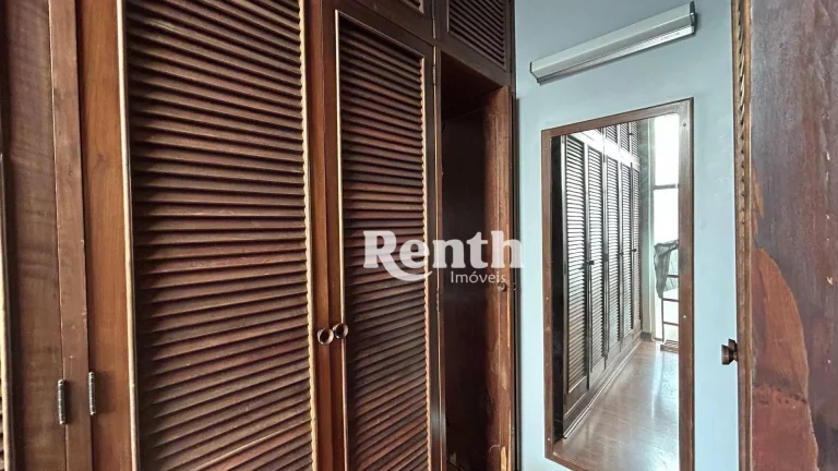 Imagem Sobrado com 5 dormitórios à venda, 423 m² por R$ 1.800.000,00 - Centro - Rio Claro/SP