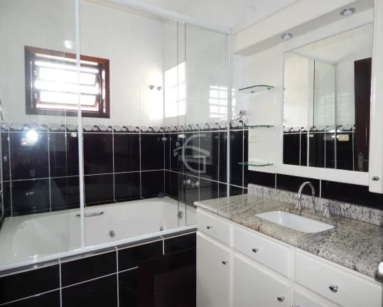 Imagem CASA NO AMÉRICA COM AMPLO TERRENO!