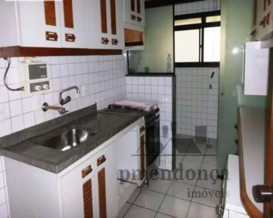 Imagem Apartamento arejado e iluminado, piso laminado, living para 02 ambientes, dormitÃ³rios ricos em armÃ...
