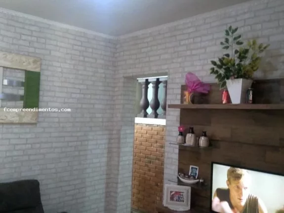 Imagem Sobrado para Venda em Limeira, Jardim Hortência, 4 dormitórios, 1 suíte, 1 banheiro, 2 vagas