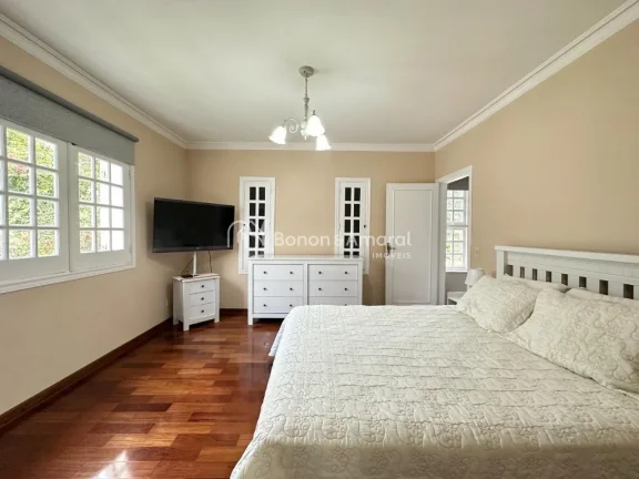 Imagem Esta encantadora casa de estilo sobrado oferece um ambiente espaçoso e confortável, com uma excele...