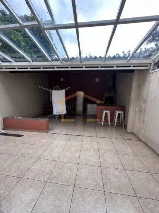 Imagem Casa em Condomínio Fechado!
Excelente casa, 3 dormitórios, sendo 2 suítes, lavabo, sala para dois...