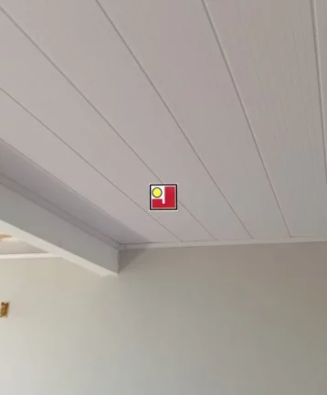 Imagem Alugo Loft e cobertura em Barra de Guaratiba, na rua da Praia. R$1700,00 loft e R$3000,00 cobertura. Atravessou a rua e está no mar. Nunca habitado.