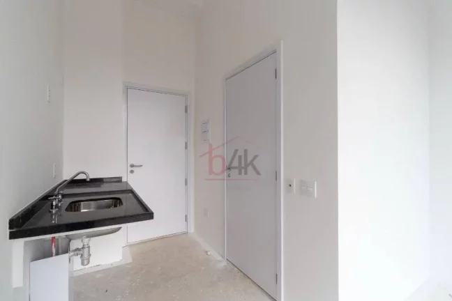 Imagem Studio Versa Brooklin: 22m² com Pé-Direito de 3,20m a Passos do Metrô