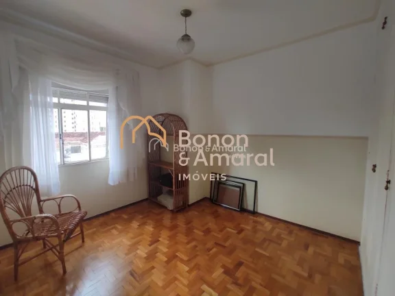 Imagem Amplo apartamento com 3 dormitórios sendo 1 suíte, sala com 2 ambientes, cozinha planejada, área de serviço, suíte de empregada e vaga de garagem