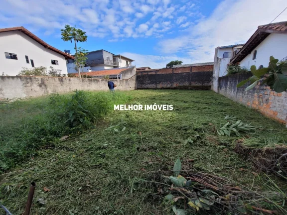 Imagem Terreno para Locação Anual Localizado no Centro de Balneário Camboriu - SC