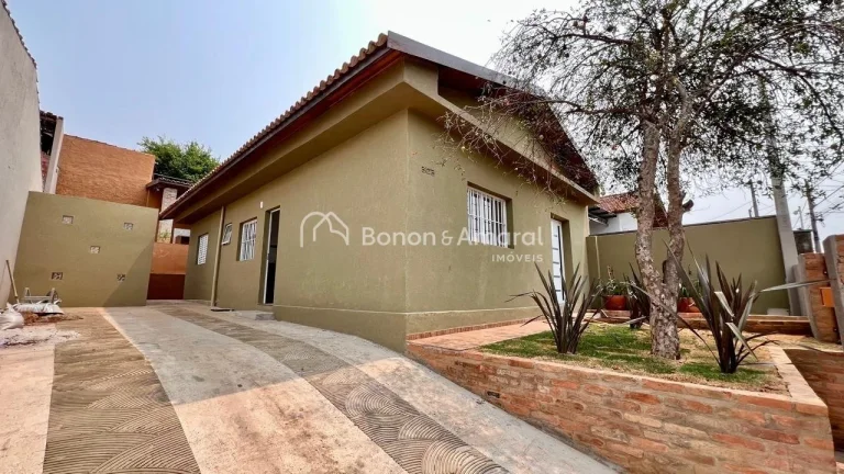 Imagem Casa Moderna com 3 Dormitórios

Dormitórios: 3 quartos, sendo 1 suíte com banheiro privativo.
Sal...