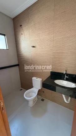 Imagem Casa geminada nova na Zona Norte de Londrina com 3 dormitórios (1 suíte), sala aconchegante, cozinha funcional e excelente localização próxima a comércios