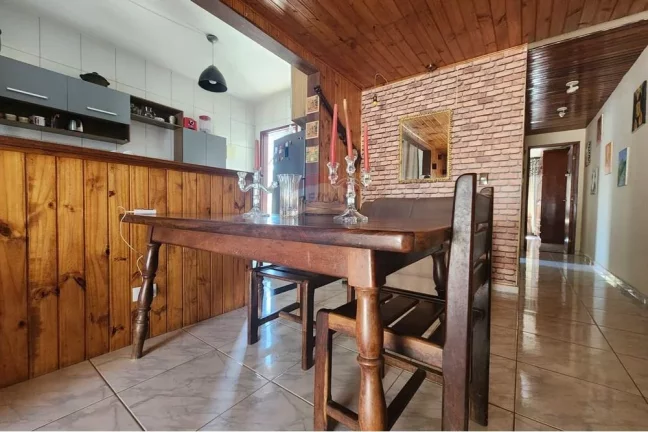 Imagem Casa 2 quartos, uma suíte, amplo quintal, 247m de área, em Itaipuaçu, Maricá - Imperdível!