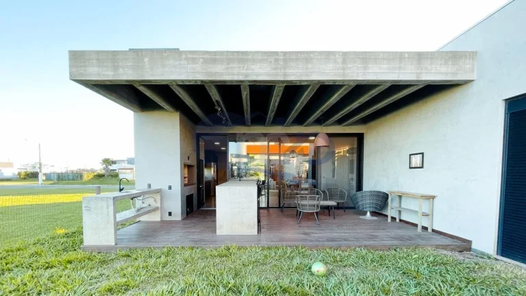 Imagem Casa á venda com 4 dormitórios na Costa do Mampituba em Passo de Torres/SC