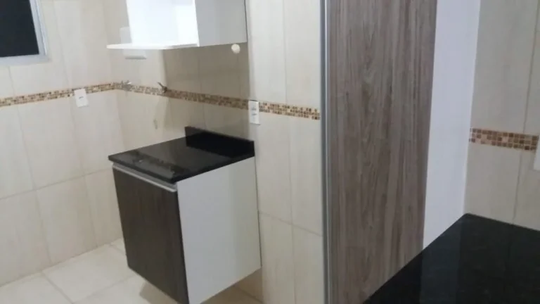 Imagem Apartamento com ótima localização dentro do condomínio, o qual possui 2 dormitórios, sala, cozi...