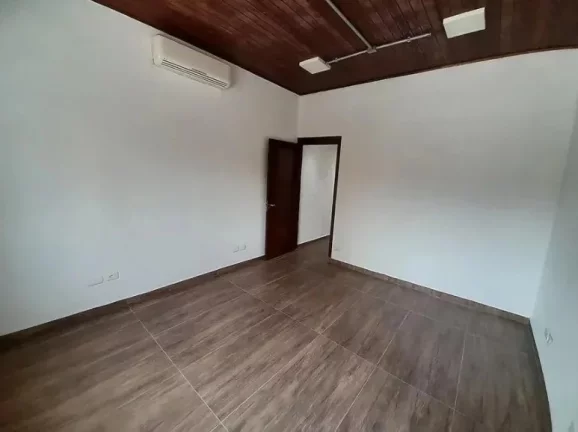 Imagem Casa para Locação em São Paulo, Lapa, 2 dormitórios, 1 banheiro, 1 vaga